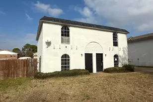 1907 Nolen Ct, Arlington, TX 76012 - Photo 2