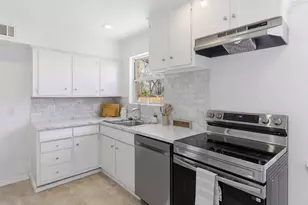 10969 Park Oak Cir, Dallas, TX 75228 - Photo 16