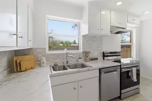 10969 Park Oak Cir, Dallas, TX 75228 - Photo 14