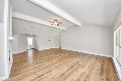 3407 Chalfont Court, Houston, TX 77066 - Photo 2