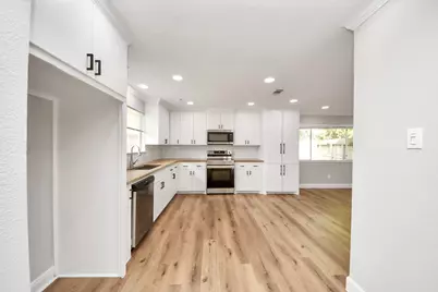 3407 Chalfont Court, Houston, TX 77066 - Photo 8