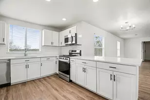 928 Ash Crescent St, Fort Worth, TX 76104 - Photo 10