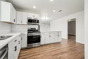 928 Ash Crescent St, Fort Worth, TX 76104 - Photo 12