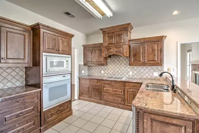 1400 N Saint Charles Avenue, Pilot Point, TX 76258 - Photo 12