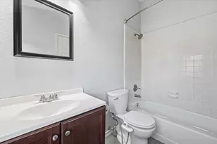 1509 Creek Bank Ln, Arlington, TX 76014 - Photo 12