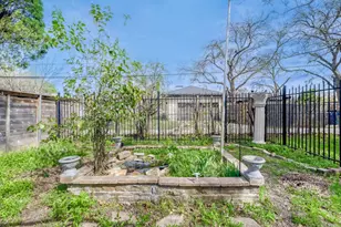 3161 Waldrop Dr, Dallas, TX 75229 - Photo 16