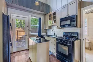 904 Florence St, McKinney, TX 75069 - Photo 2