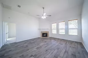 9601 Links Fairway Dr, Rowlett, TX 75089 - Photo 8