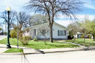 422 Smith St, Grapevine, TX 76051 - Photo 1