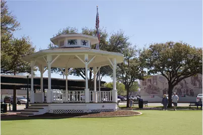 422 Smith Street, Grapevine, TX 76051 - Photo 6