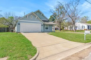 1011 Athens St, Canton, TX 75103 - Photo 2