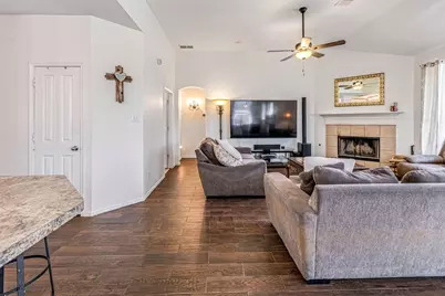 804 Ridge Point Drive, Grand Prairie, TX 75052 - Photo 12