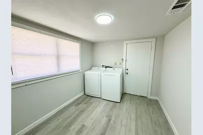 107 S Harrison Street, West, TX 76691 - Photo 14