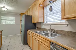 521 Nathan St, Burleson, TX 76028 - Photo 16