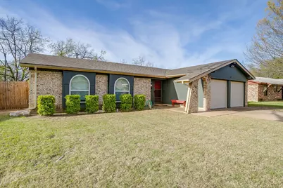 521 Nathan Street, Burleson, TX 76028 - Photo 2