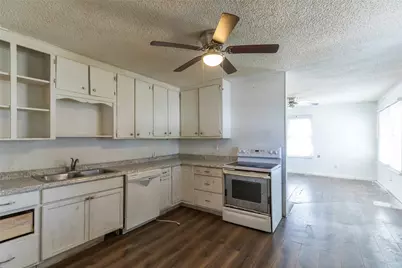 509 Scott Street, Tye, TX 79563 - Photo 6