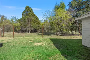 606 Powers St, Lacy Lakeview, TX 76705 - Photo 22