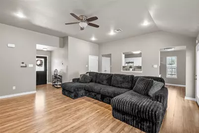 606 Powers Street, Lacy Lakeview, TX 76705 - Photo 4