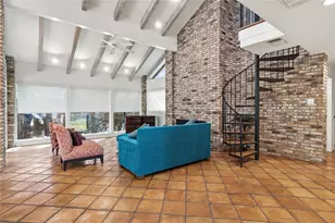 2145 Fountain Square Dr, Fort Worth, TX 76107 - Photo 10