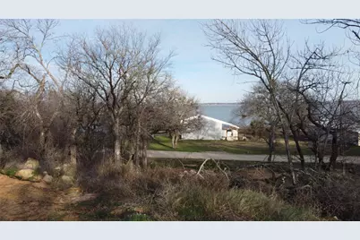 128 Meadow Pond Court, Runaway Bay, TX 76426 - Photo 2