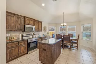 883 Mimosa Ct, Stephenville, TX 76401 - Photo 8