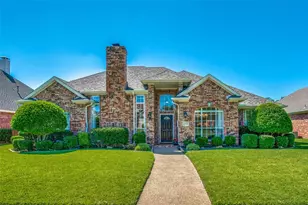 2704 Redfield Dr, Plano, TX 75025 - Photo 2