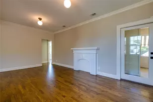 2837 Hemphill St, Fort Worth, TX 76110 - Photo 2