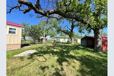 711 S Main Street, Carbon, TX 76435 - Photo 24