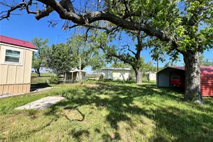 711 S Main St, Carbon, TX 76435 - Photo 24