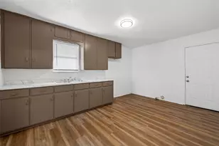 915 Faulkner Ln, Waco, TX 76704 - Photo 10