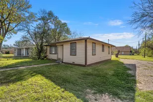 915 Faulkner Ln, Waco, TX 76704 - Photo 4