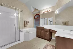 2720 Eastland Dr, Grand Prairie, TX 75052 - Photo 20