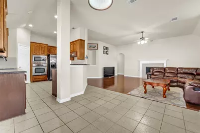 2720 Eastland Drive, Grand Prairie, TX 75052 - Photo 8