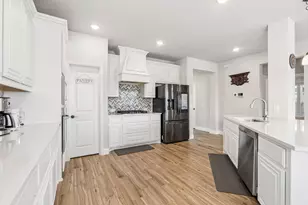 8720 Landergin Mesa Dr, Fort Worth, TX 76131 - Photo 2
