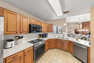 9402 Los Alamos Trail, Irving, TX 75063 - Photo 6