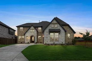 237 Sweetwater Dr, Commerce, TX 75428 - Photo 2