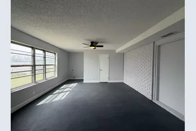 911 W Louisa Avenue, Iowa Park, TX 76367 - Photo 12