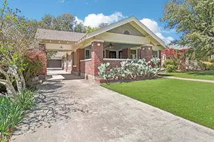 1406 Clover Ln, Fort Worth, TX 76107 - Photo 2