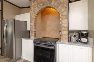 140 Meadow Pond Ct, Runaway Bay, TX 76426 - Photo 18