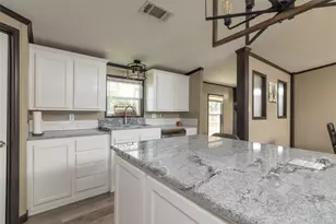 140 Meadow Pond Ct, Runaway Bay, TX 76426 - Photo 16