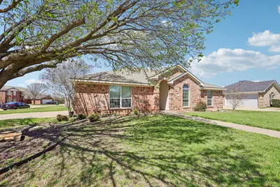 1325 Lake Shore Drive, Crowley, TX 76036 - Photo 2
