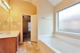 4816 Sapphire Ln, Granbury, TX 76049 - Photo 22