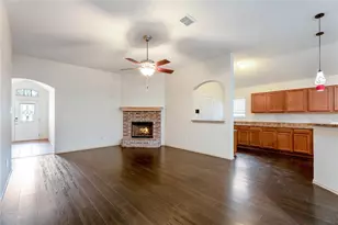 4816 Sapphire Ln, Granbury, TX 76049 - Photo 6