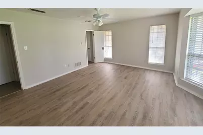 7519 Ravenswood Road, Granbury, TX 76049 - Photo 30