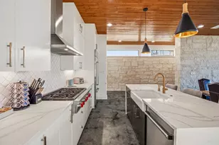 380 Ryan Joe Cir, Iredell, TX 76649 - Photo 10