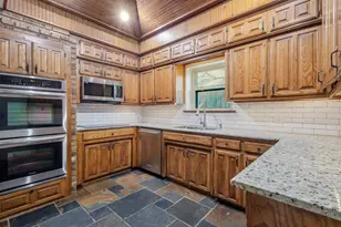 3917 Laurel Ln, Bedford, TX 76021 - Photo 6