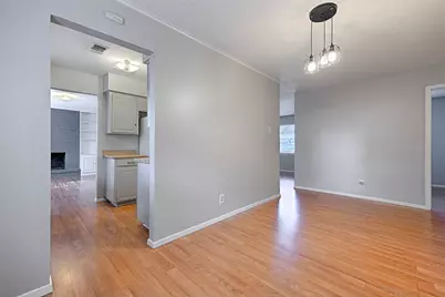 2304 Meadow Crest, Irving, TX 75060 - Photo 6