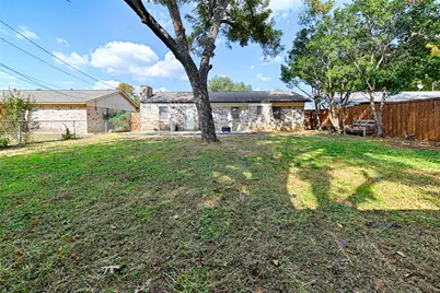 2304 Meadow Crest, Irving, TX 75060 - Photo 20