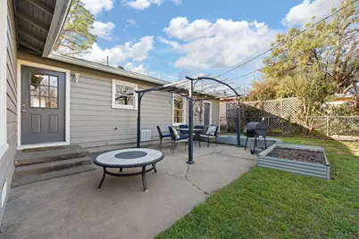 1116 Poindexter Avenue, Cleburne, TX 76033 - Photo 22