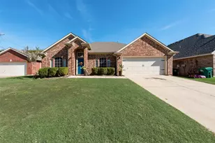 3687 Harvard Dr, Denton, TX 76210 - Photo 2